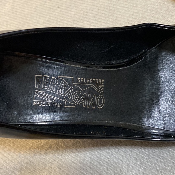Vintage ferragamo 7.5 pumps - Picture 2 of 5